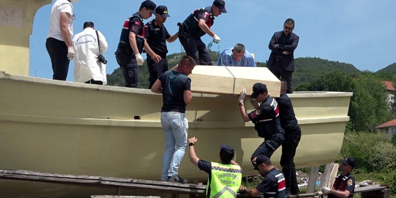 Yaptırdıkları Tekne Mezarları Oldu