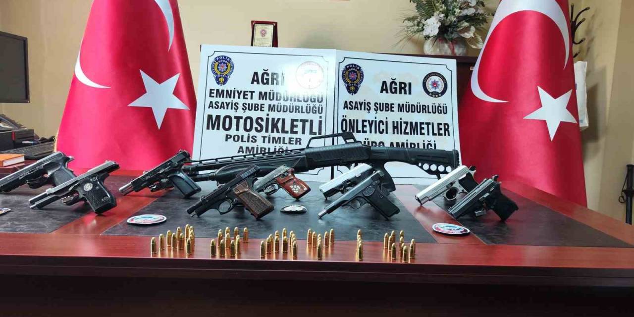 Ağrı’da “Şok” Uygulamada Ruhsatsız Silahlar Ele Geçirildi