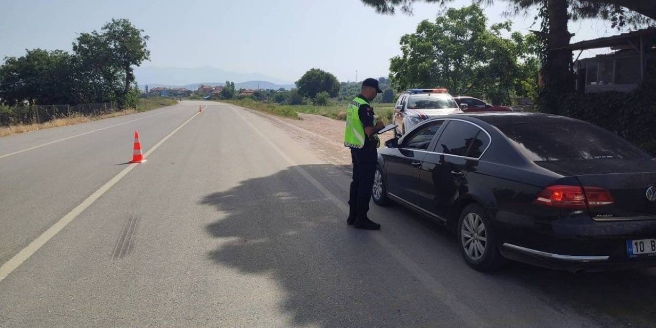 Jandarmadan Trafik Denetimi: 74 Araca Ceza