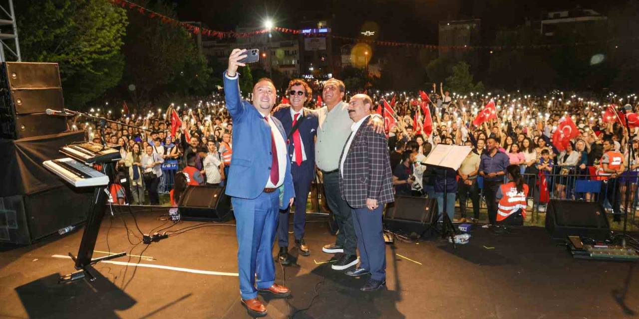 Gençlik Festivali, Ayna Konseriyle Son Buldu