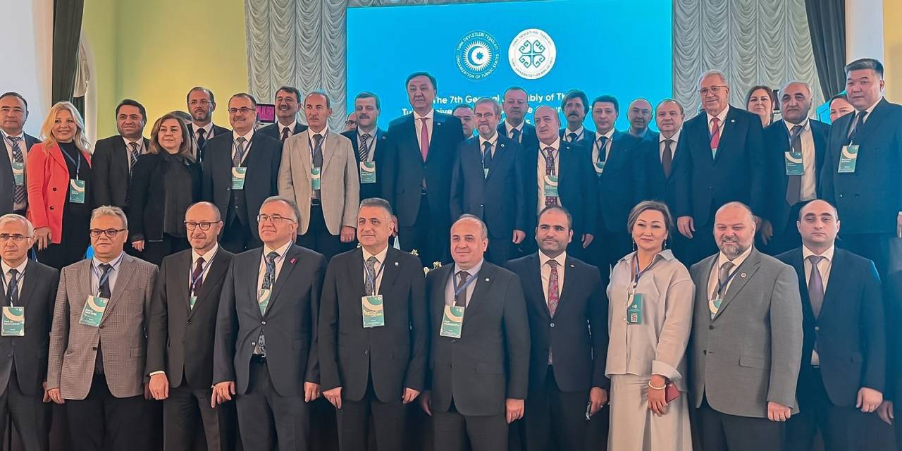 Rektör Çomaklı, Bakü’de Gerçekleşen Türkünib Toplantısına Katıldı