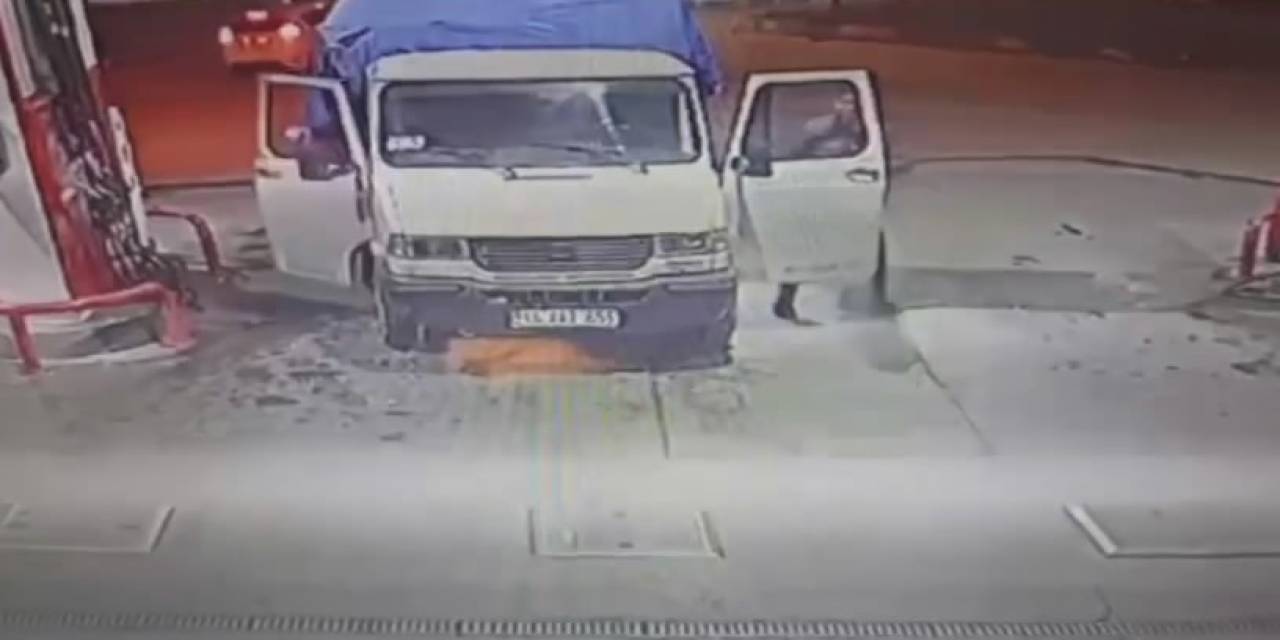 Yakıt Alan Araç Böyle Alev Aldı