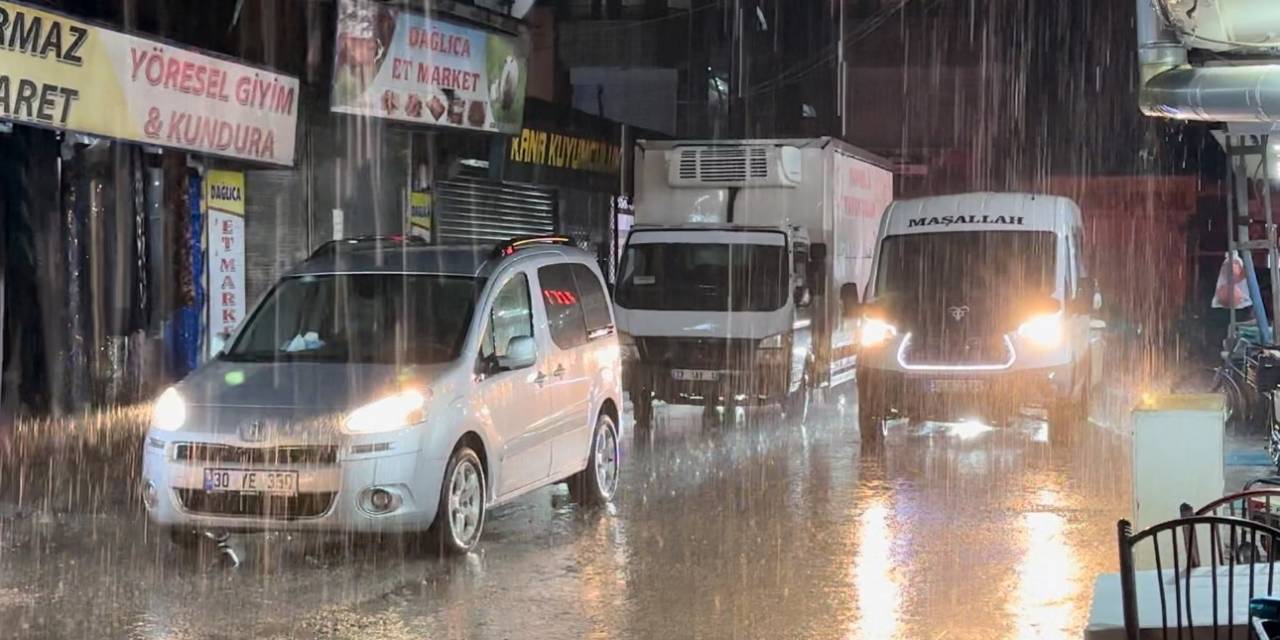 Meteoroloji Uyardı: Yağışlar Bir Anda Bastıracak