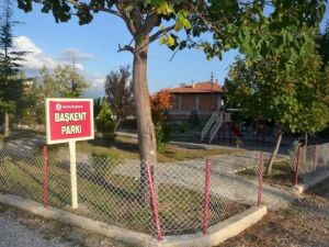 Suluova’da Yenilenen Parklar Vatandaşlara Emanet