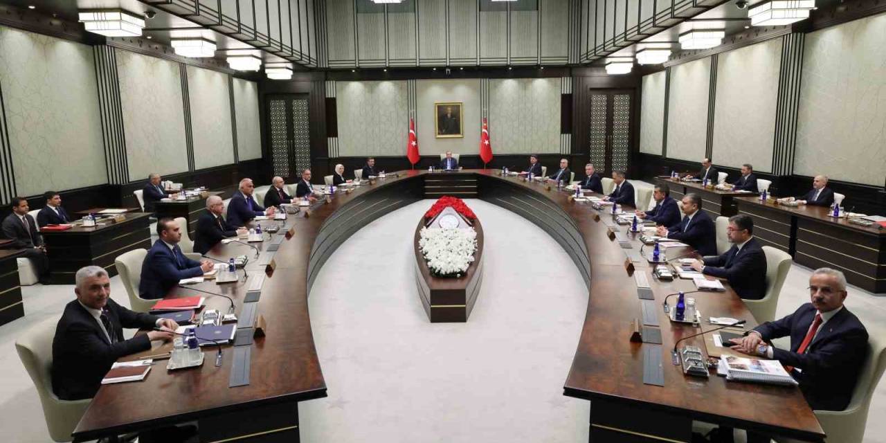 Bakan Özhaseki Açıkladı: Sahil Şeridindeki Kaçak Yapılar Yıkılacak, Yatlara Yeni Düzenleme Yapılacak