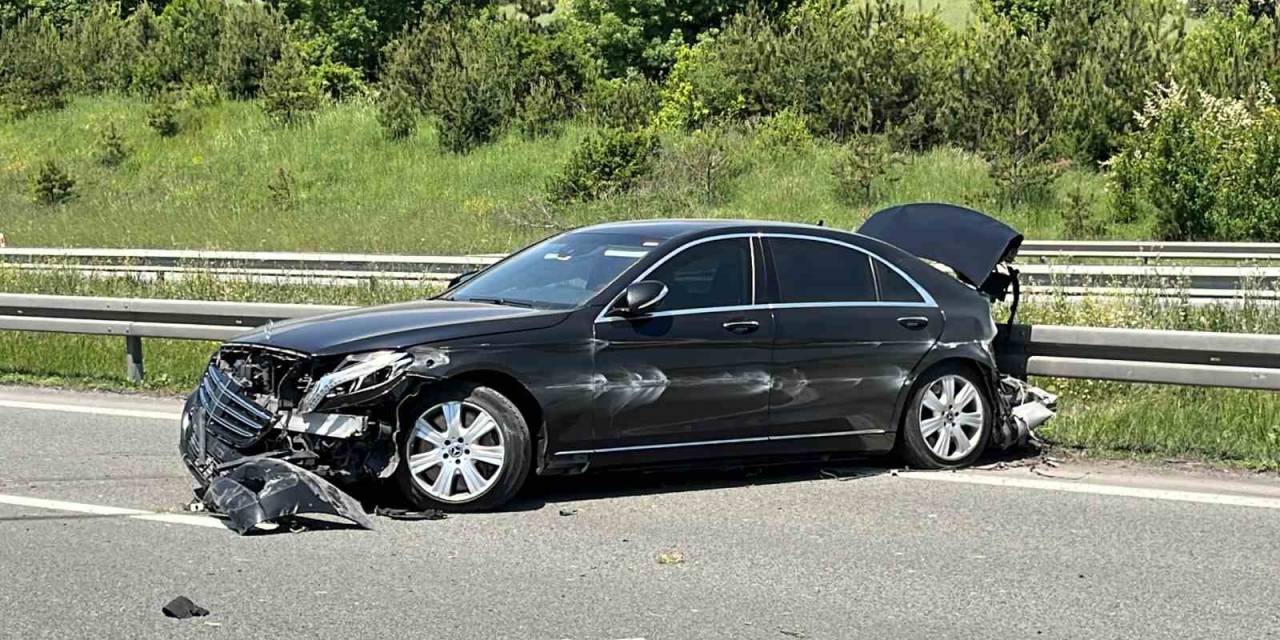 Milli Eğitim Bakanı’nın Makam Aracı Tem’de Kaza Yaptı