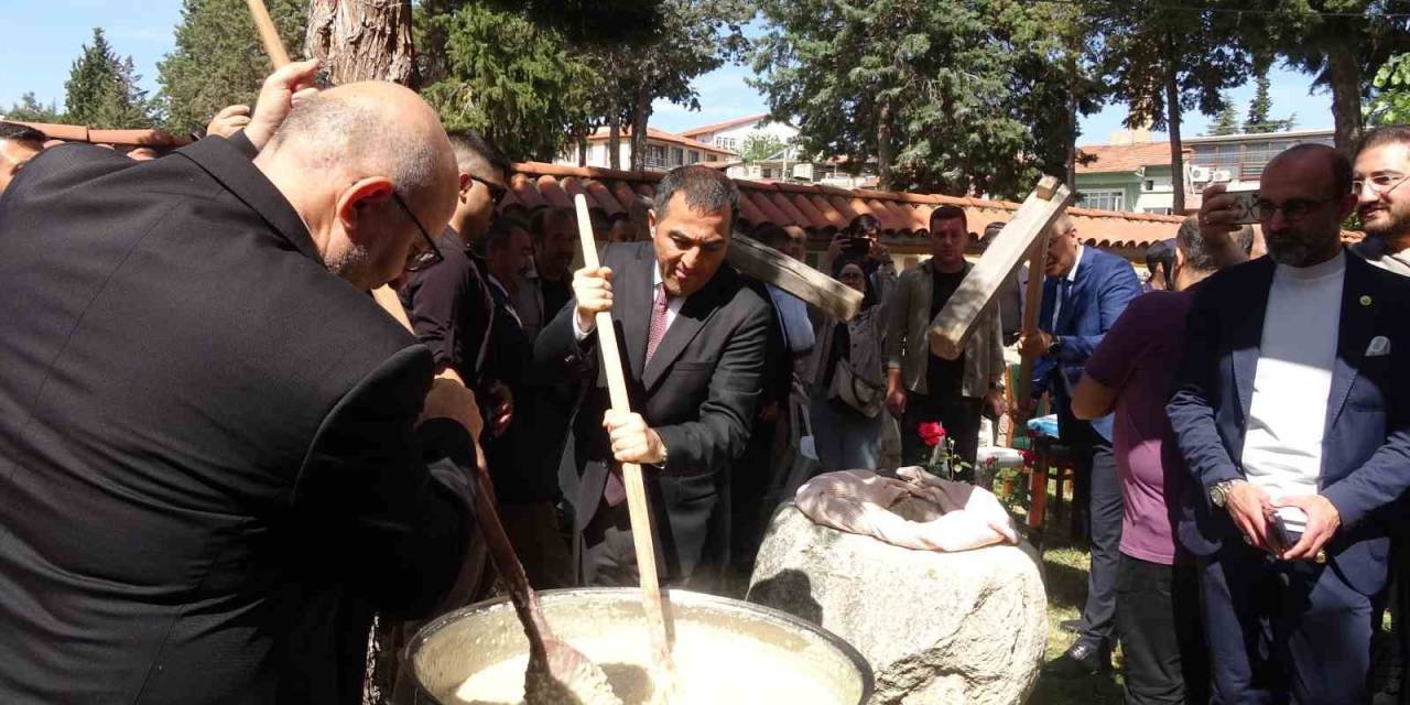 Burdur’da Türk Mutfağı Haftası Yöresel Yemeklerin Tanıtılması İle Başladı