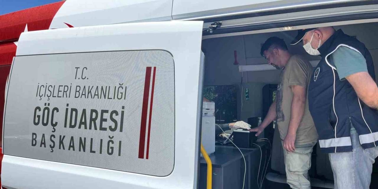 Eskişehir’deki Mobil Göç Noktası’nda Bin 577 Yabancının Kimlik Bilgileri Sorgulandı