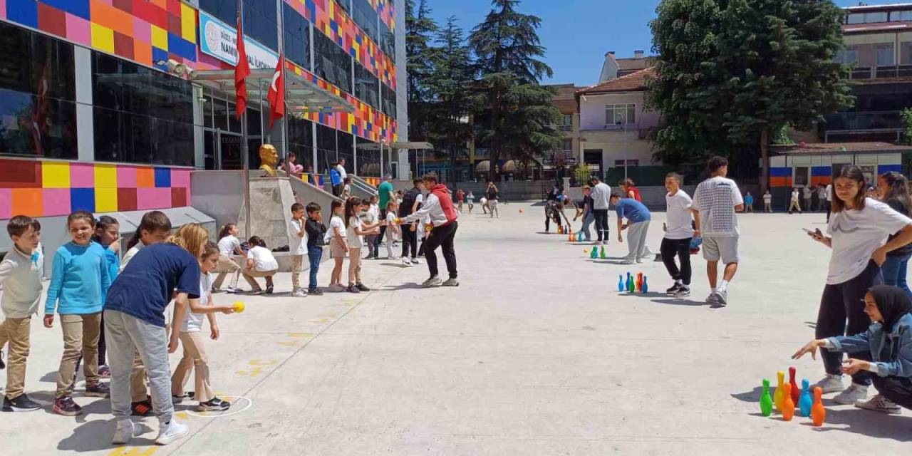 Geleneksel Çocuk Oyunları Oynadılar