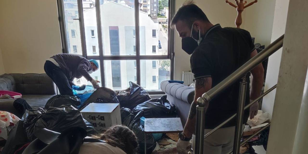 Nilüfer’deki Evden 8 Ton Çöp Çıktı