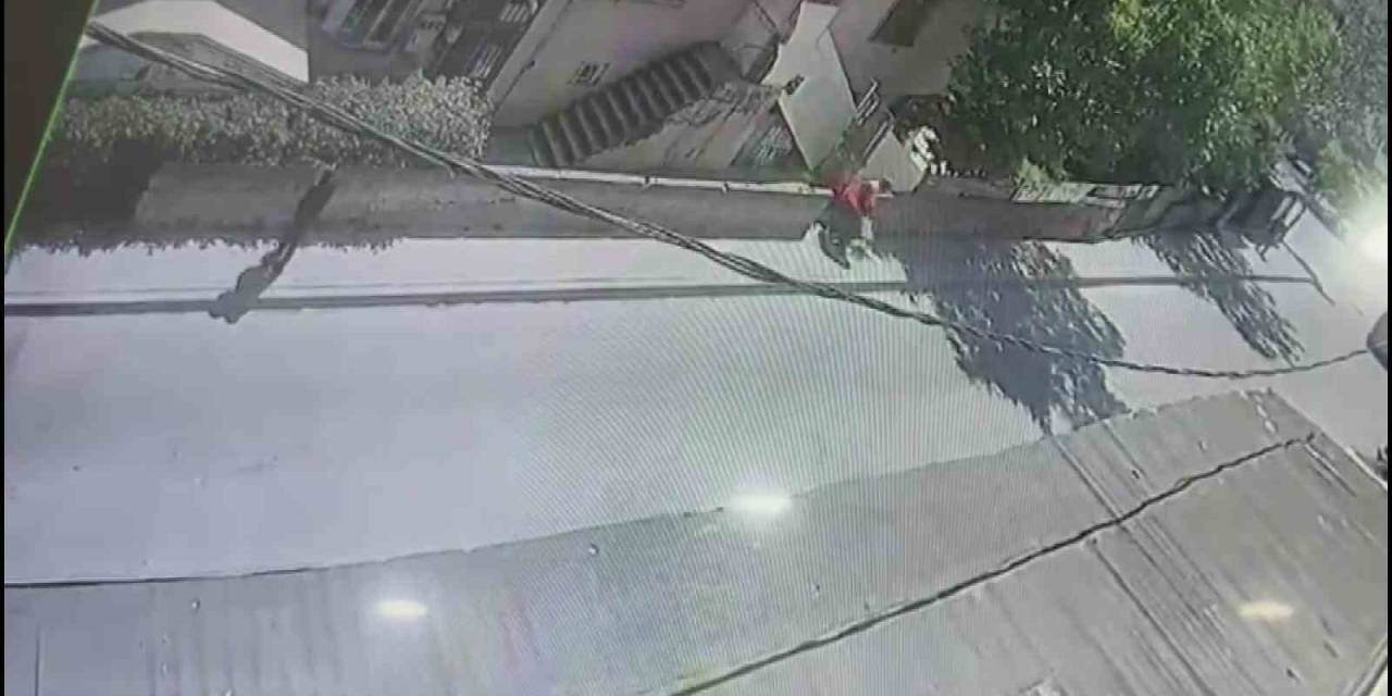 Pendik’te Silahlı Saldırı: Kafede Oturan Kişiyi Öldürüp Kaçtı