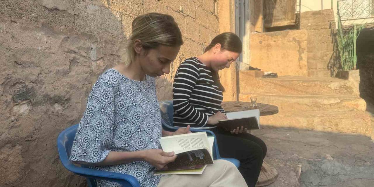 Mardin’de İki Kız Kardeşin Okuma Azmi Engel Tanımıyor