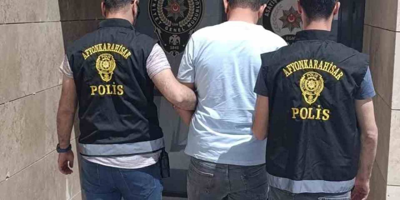 1 Yıl 7 Ay Hapis Cezası İle Aranan Şahsı Polis Yakaladı