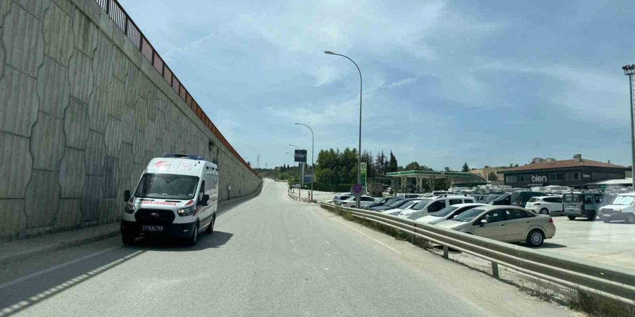 Bilecik’te Seyir Halinde Devrilen Motosiklet Sürücüsü Yaralandı