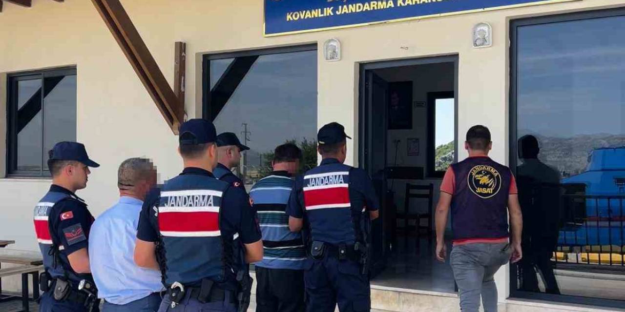 Çoban Kılığında 2 Yıl Boyunca Saklanan Cinayet Şüphelileri Jandarmadan Kaçamadı