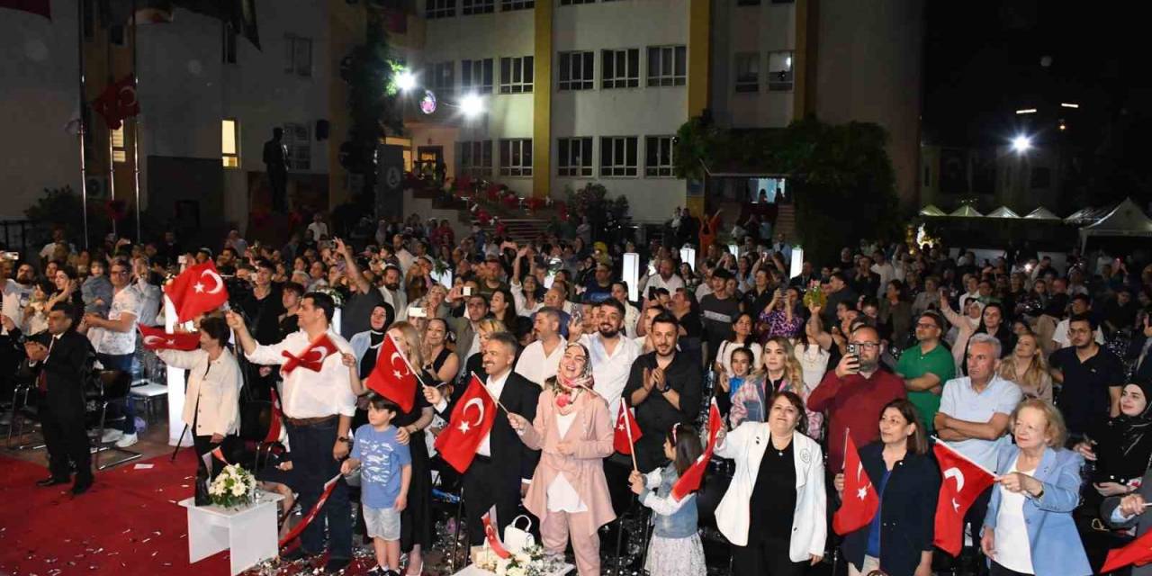 Gkv Özel İlkokulu 60. Yıl Mezunlarını Uğurladı