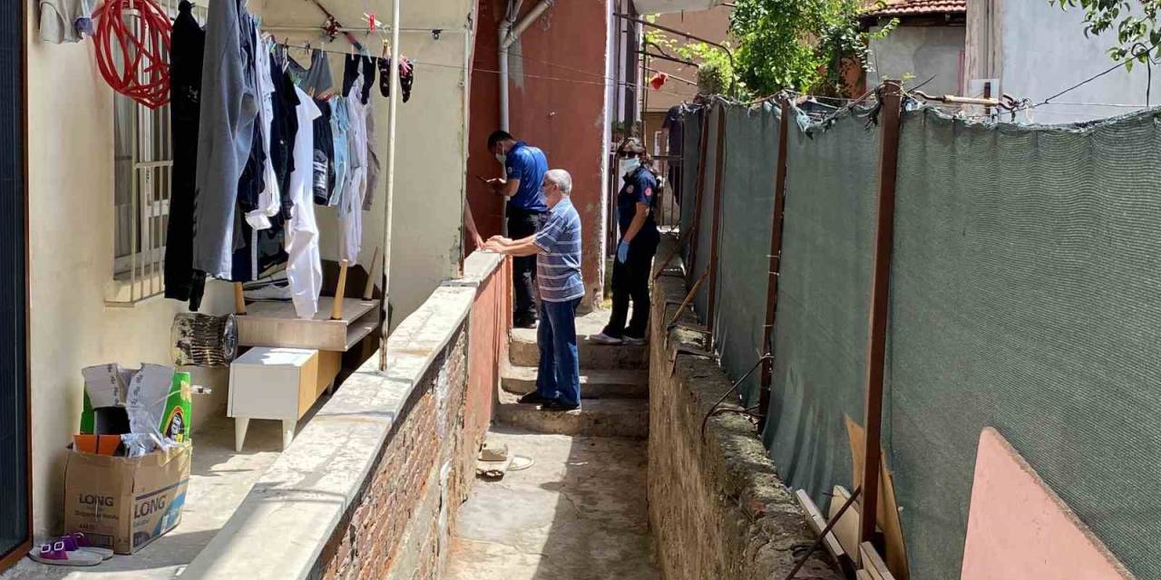 Kötü Koku İhbarı Yapılan Dairede Cansız Bedeni Bulundu