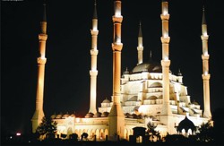 Camiye topladılar, zimmete geçirdiler