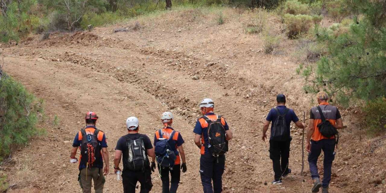 Fethiye’de Kayıp Kişiyi Arama Çalışması Sürüyor