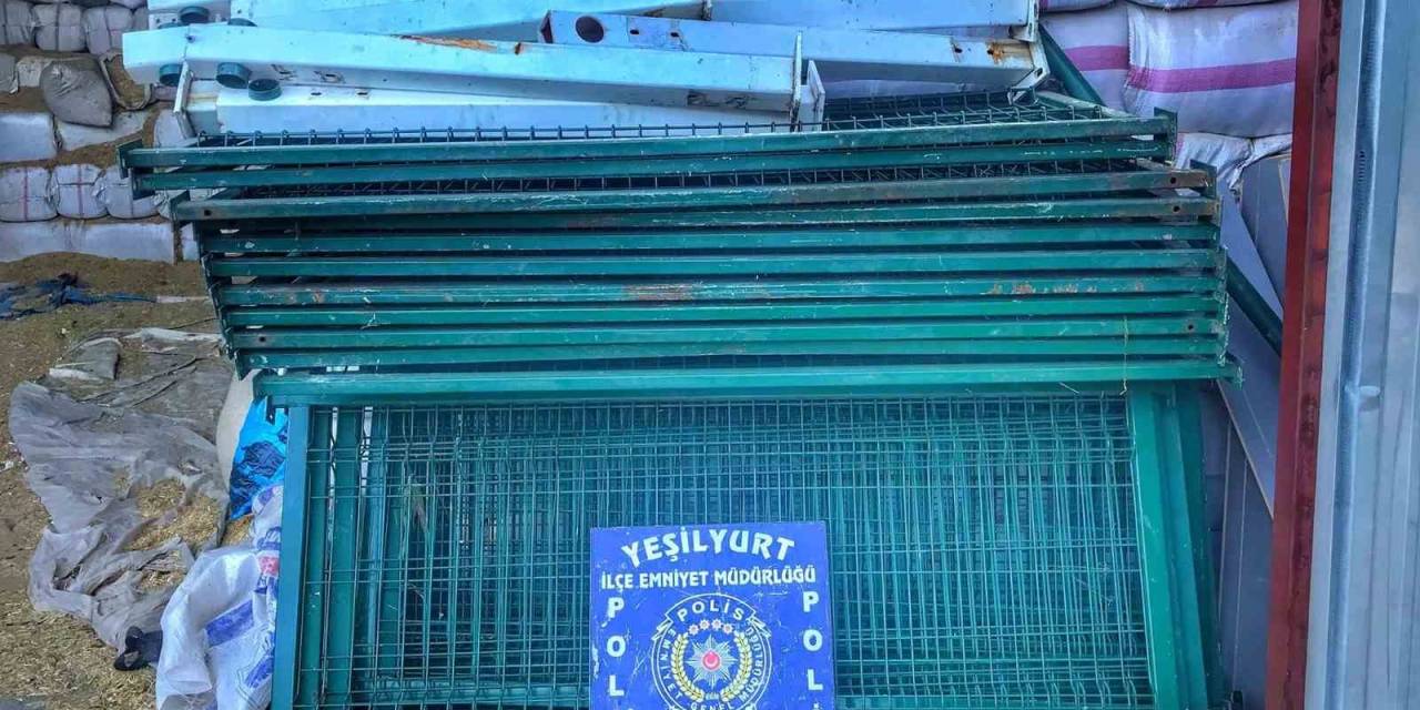 Kamu Kurumundan Demir Çit Çalan Hırsızlar Yakalandı