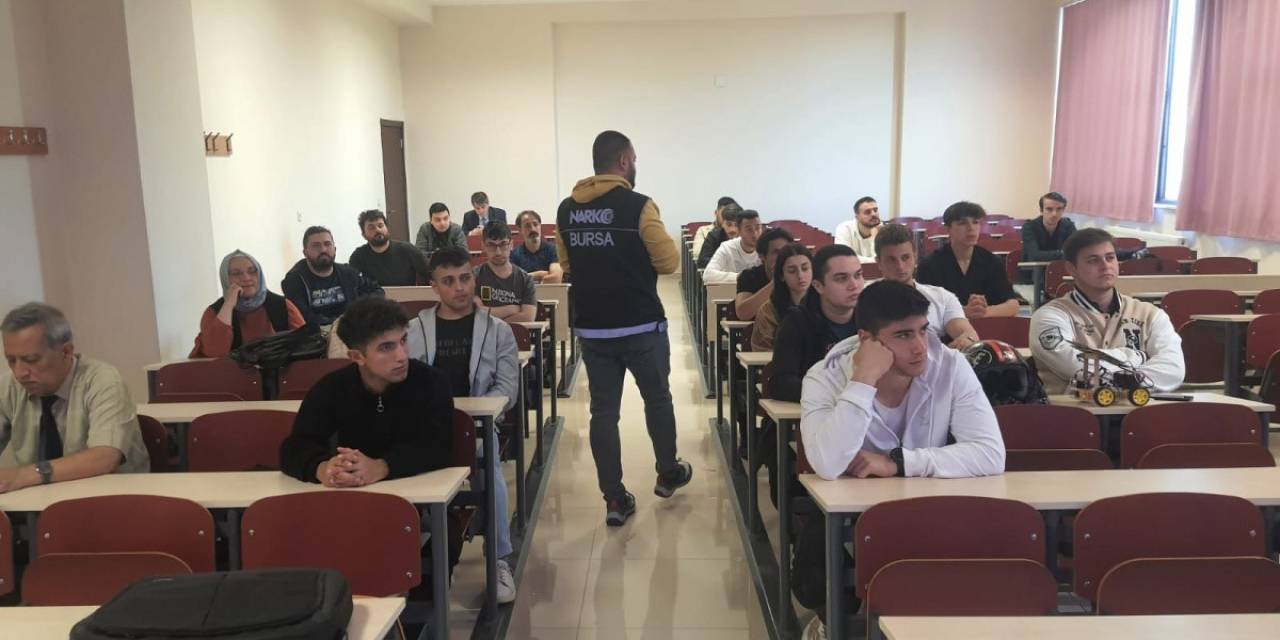 Üniversite Öğrencilerine Narkorehber Semineri