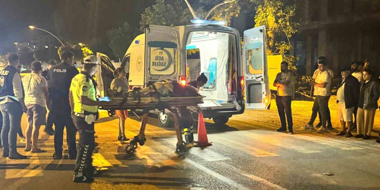 Yolun Karşısına Geçerken Motosikletin Çarptığı Yaşlı Kadın Yaralandı