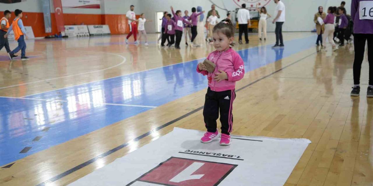 Gümüşhane’de Sokak Oyunları Salonlara Taşındı