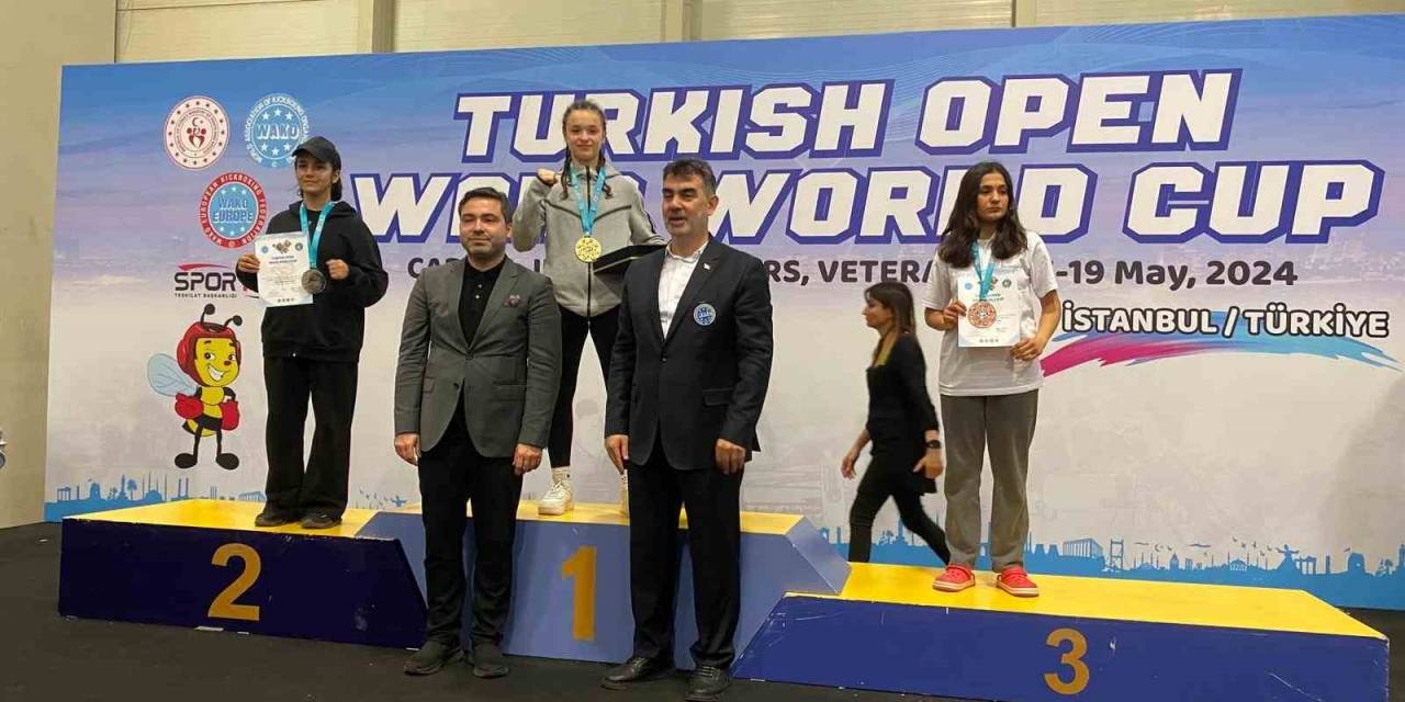 Ay Spor Kulübü’nden Madalya Şov