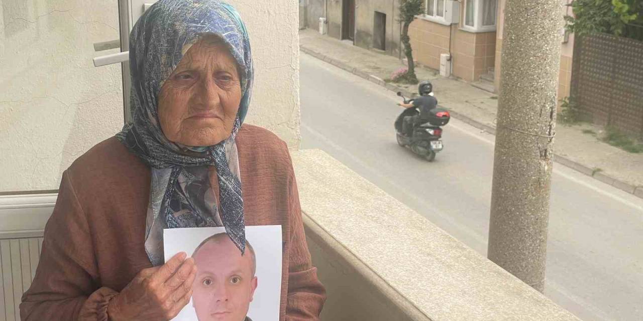 20 Gündür Ağlamaktan Gözyaşları Kurudu...96’lık Zeliha Nine 20 Gündür Balkonda Evladını Bekliyor