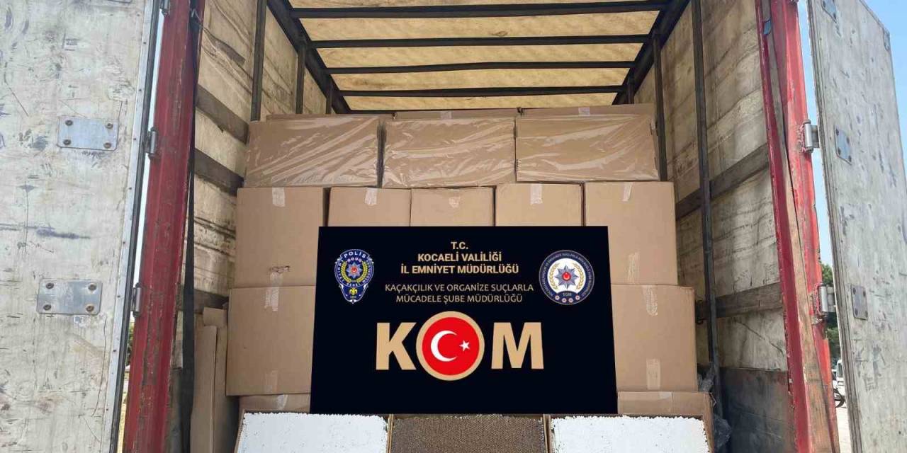 Tem Otoyolunda 1 Milyon 540 Bin İçi Dolu Makaron Ele Geçirildi