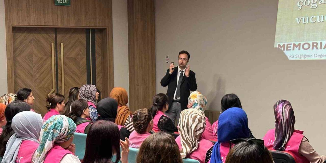 Diyarbakır’da Kadın Tekstil Çalışanlarına Kanserde Erken Teşhisin Önem Anlatıldı
