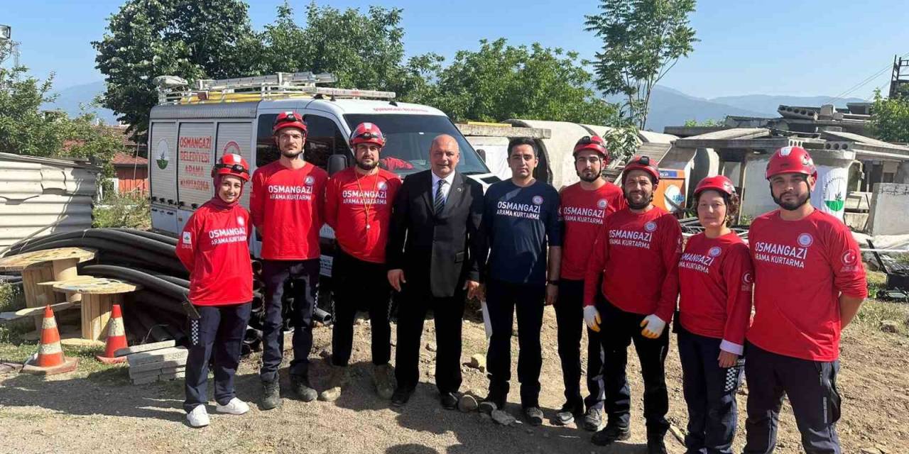 Osmangazi Belediyesi Arama Kurtarma Ekiplerinden Nefes Kesen Tatbikat