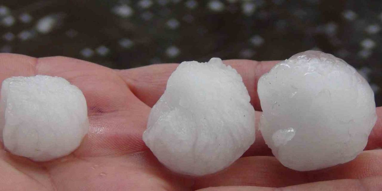 Kars’ı Ceviz Büyüklüğünde Dolu Vurdu