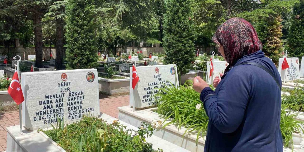 Bingöl’de 33 Silahsız Askerin Şehit Edilmesinin Acısı Dinmedi