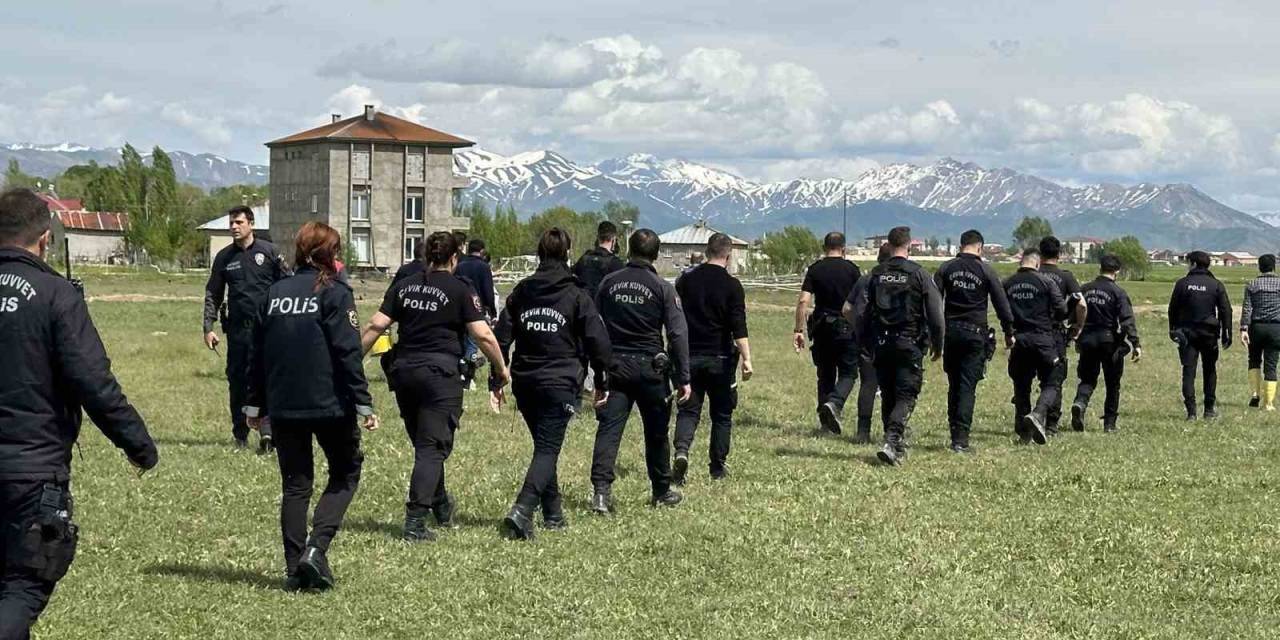 Yüksekova’da Ils Cihazı Gerginliği