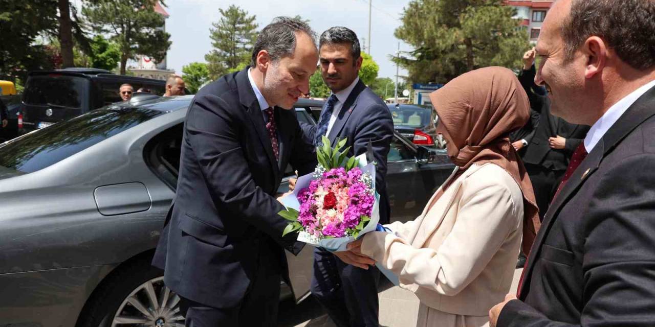 Erbakan’dan Konya’da Belediye Ve Parti Teşkilatlarına Hayırlı Olsun Ziyareti