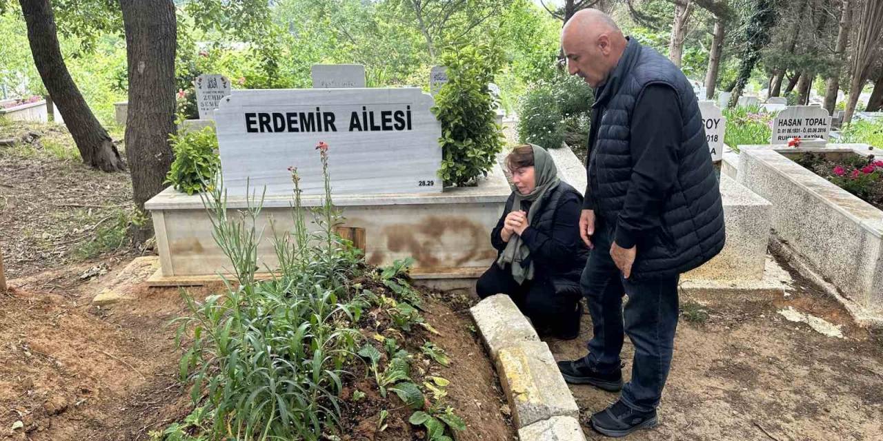 Aci Ailesi Oğullarına “Kırmızı Bülten” Haberini Mezarı Başında Gözyaşlarıyla Verdi