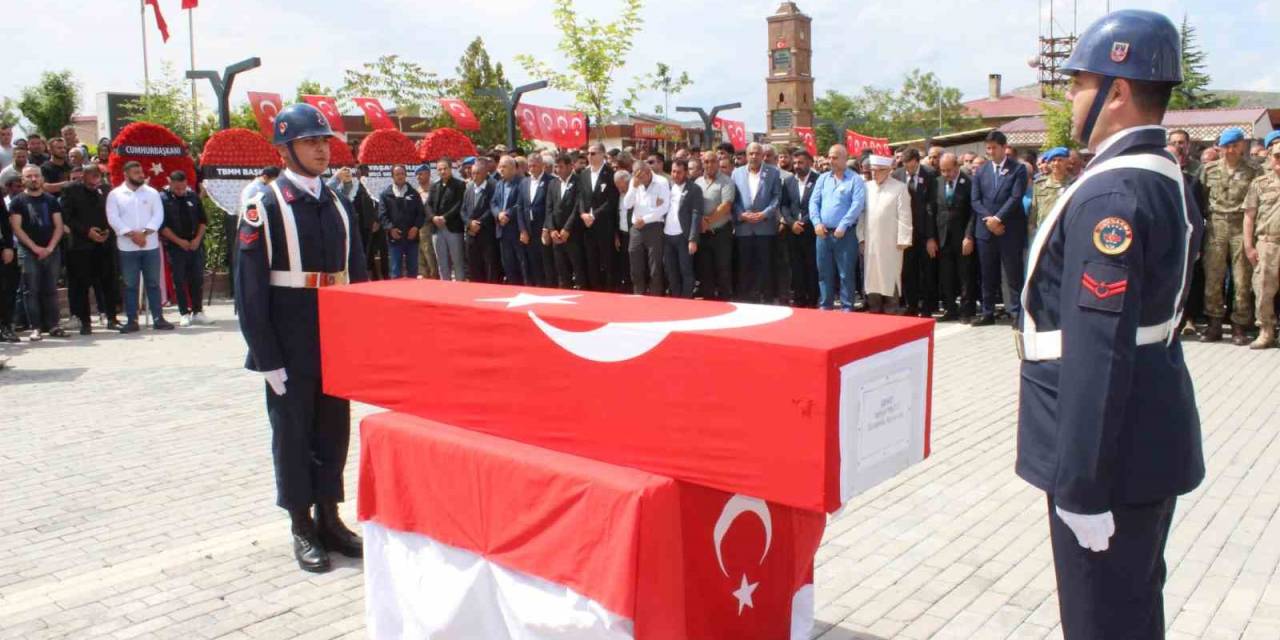 Pençe Kilit Şehidi Eruh’ta Son Yolculuğuna Uğurlandı