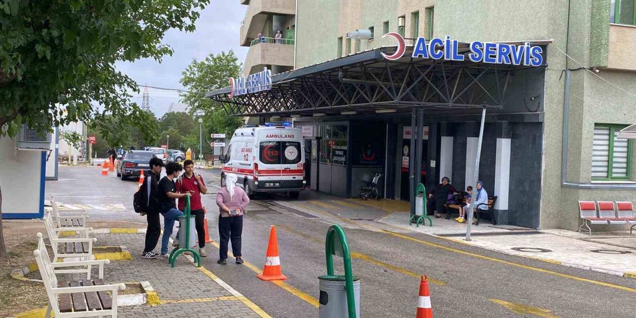 Velinin Dağıttığı Tavuklu Pilavdan Öğretmen Ve Öğrenciler Zehirlendi