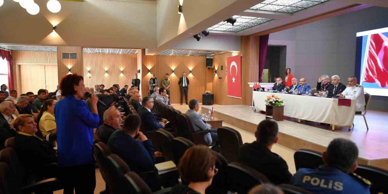 Vali Ustaoğlu Ayvalık’ta Muhtarları Dinledi