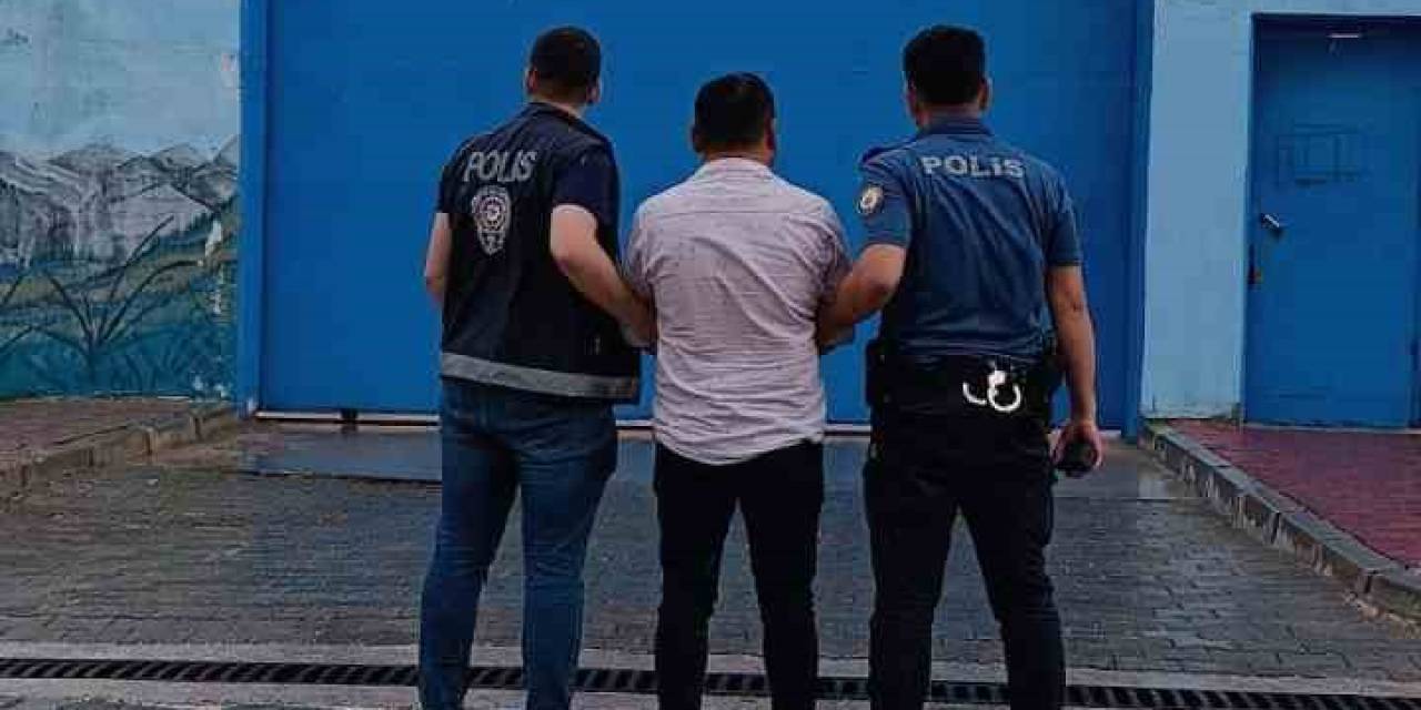 Yağma Suçundan Hapis Cezasıyla Aranan Şahsı Polis Kıskıvrak Yakaladı