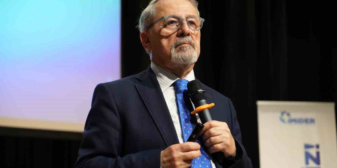 Betona Boğulan İstanbul’u Yorumlayan Prof. Dr. Naci Görür: “Binaları Hiç Acımadan Kepçeyi Vurarak Yıkacaksın”