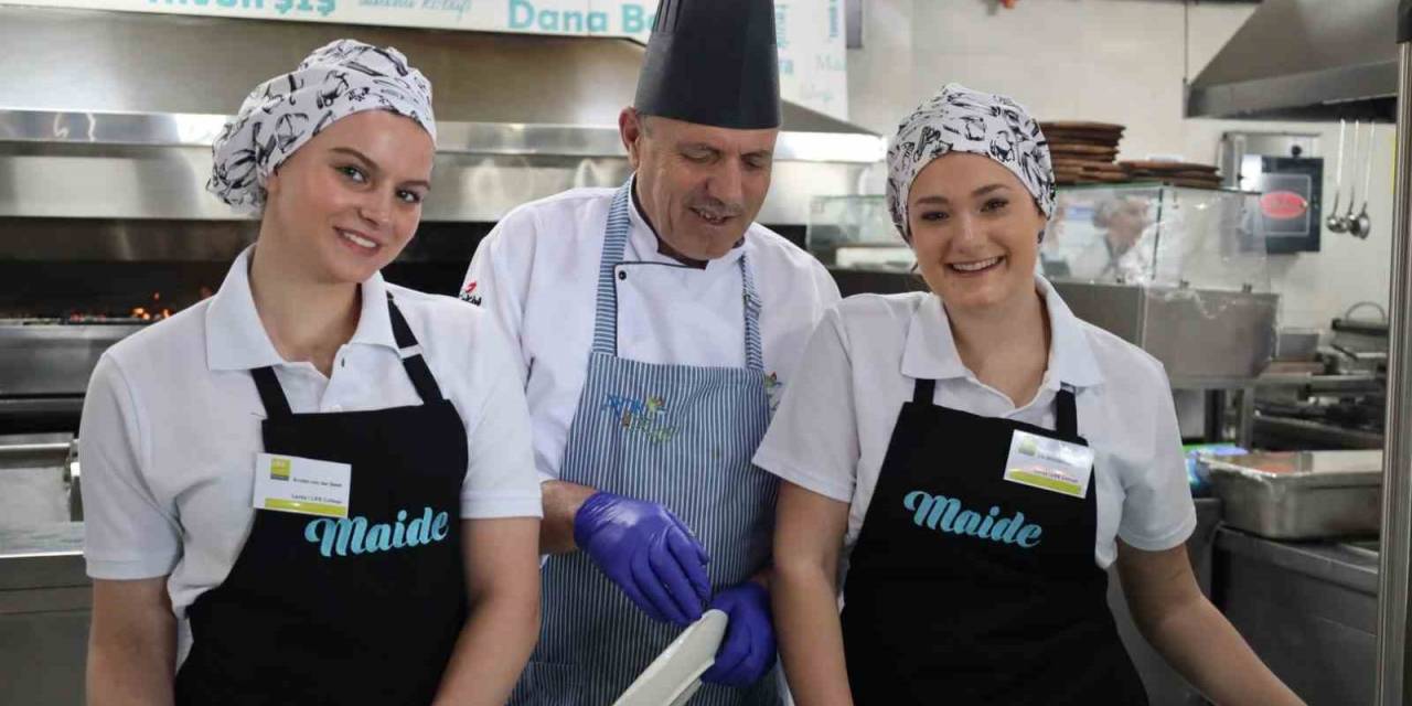 Hollandalı Öğrenciler Türk Mutfağını Öğreniyor