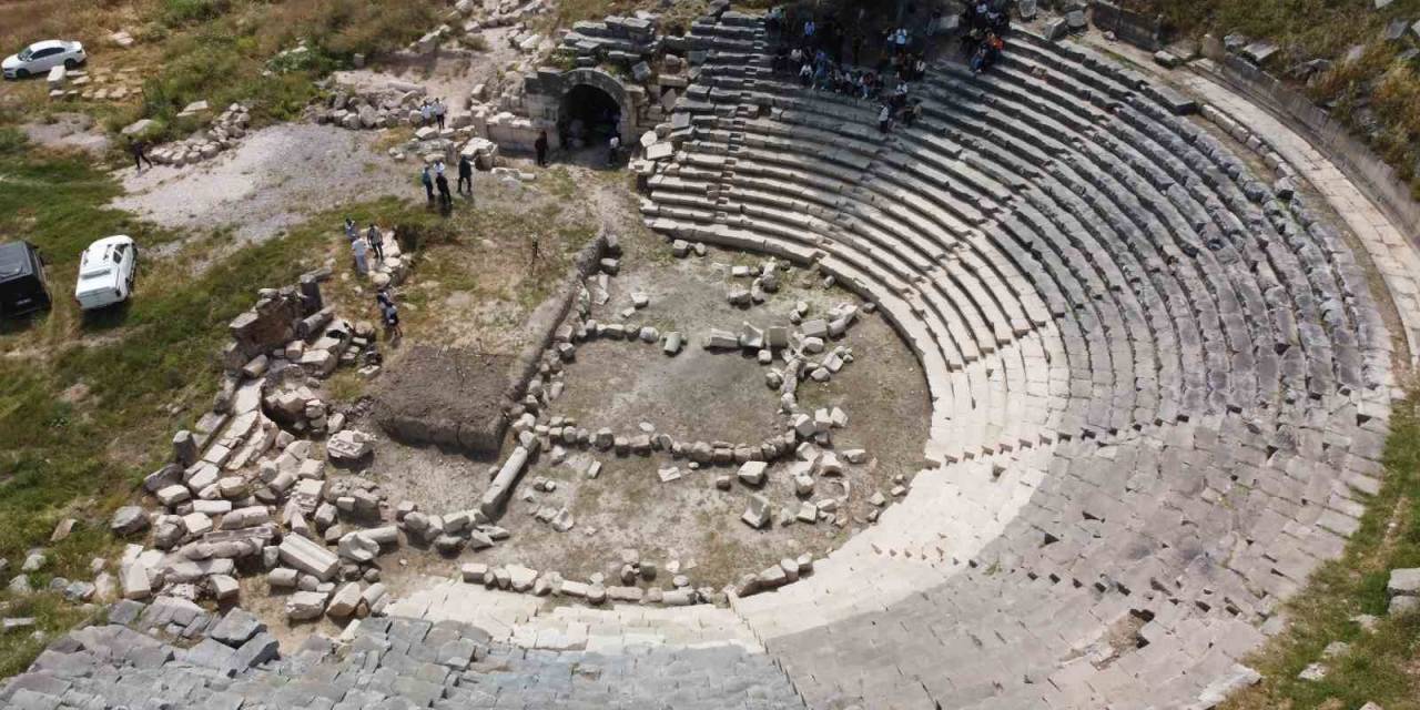 Zamana Direnen Çukurova’nın Efes’i Kastabala’da Kazı Çalışmaları Yeniden Başladı