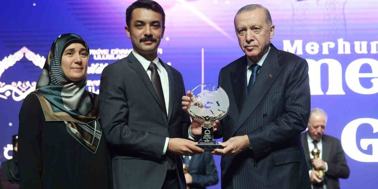 Gedizli Merhum Müftü Ömer Faruk Bilgili Uluslararası İyilik Ödülüne Layık Görüldü