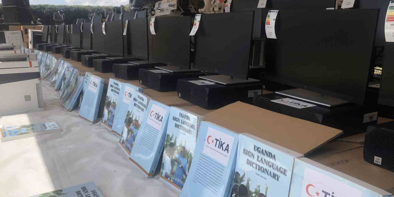 Tika’dan Uganda’da İşitme Engelli Öğrencilere Destek