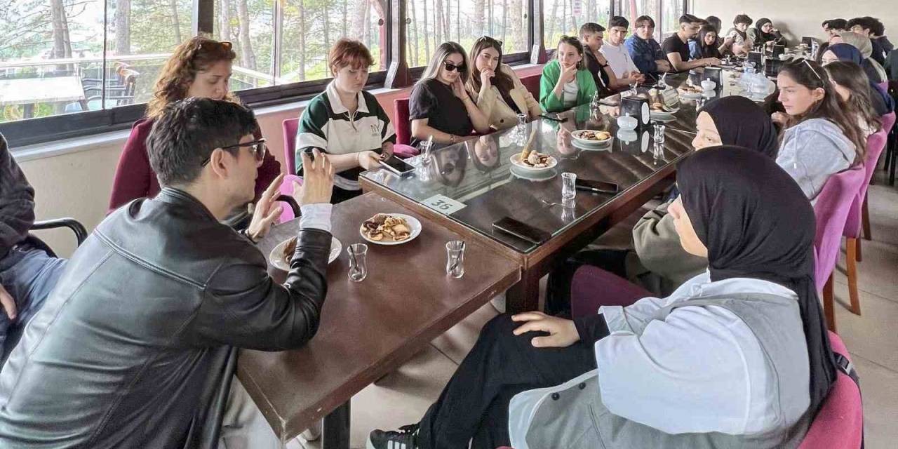 Ferizli Myo Öğrencileri Mobil Fotoğrafçılık Sergisine Hazır