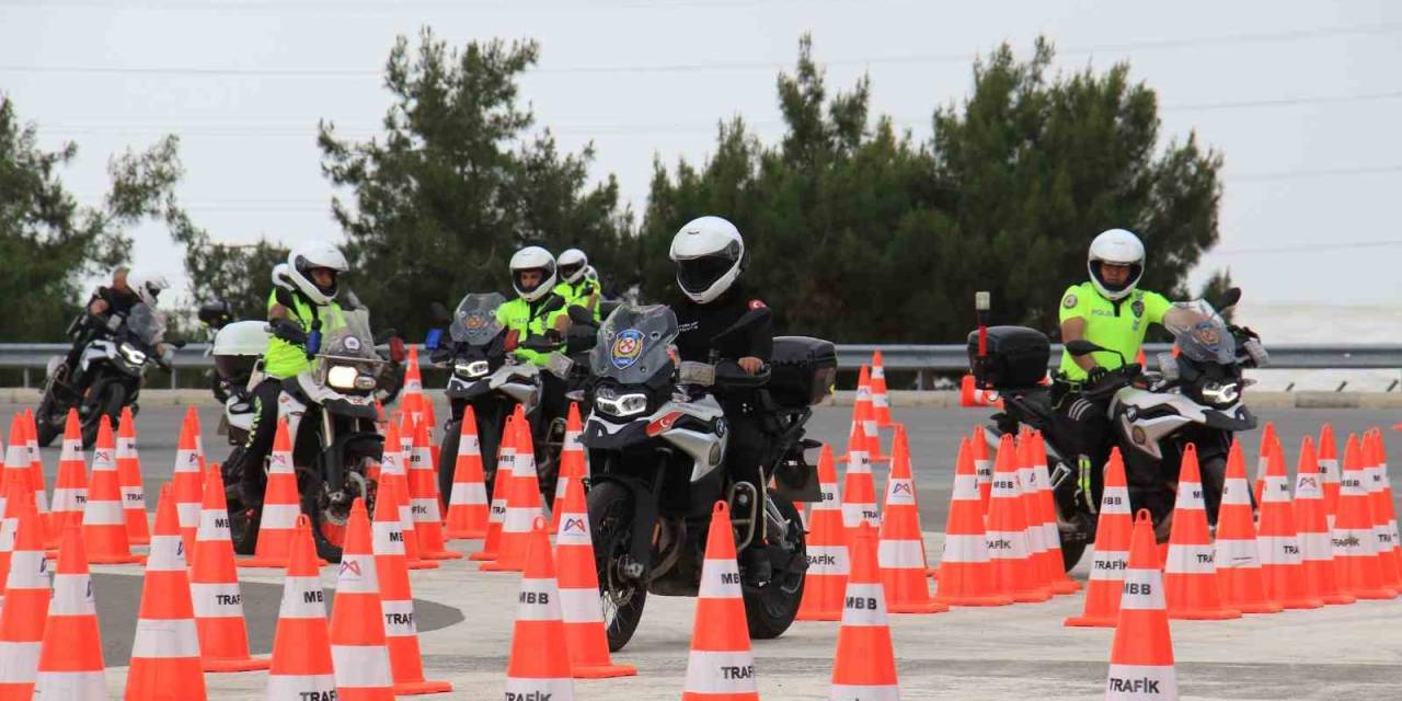 Motosikletli Trafik Polis Timleri Sertifikalarını Aldı