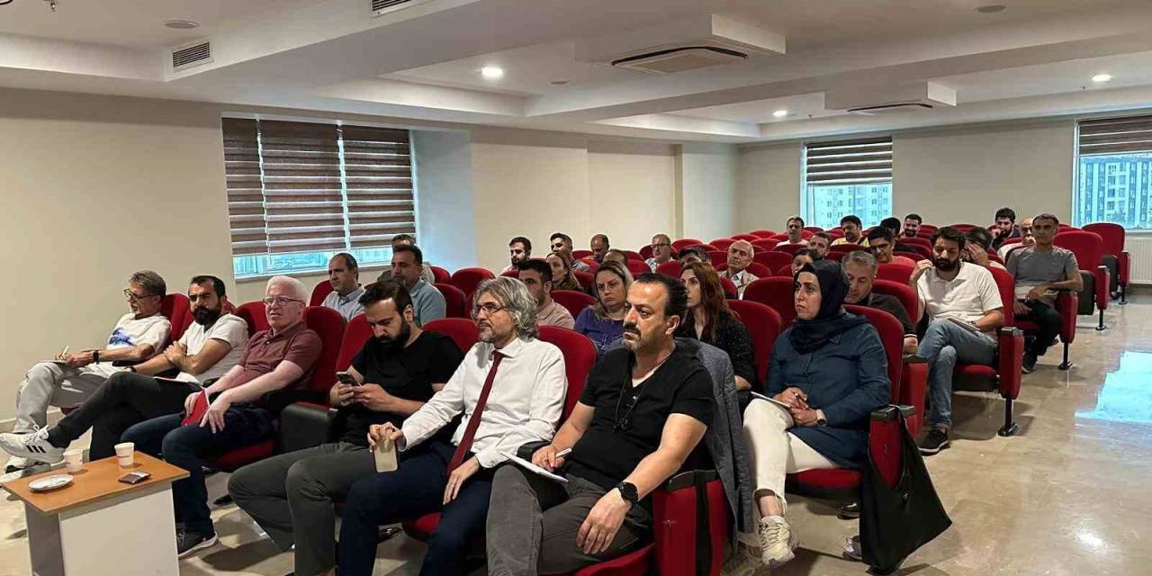 Diyarbakır’da "1. Basamakta Kalp Hastalıkları" Konulu Seminer Düzenlendi