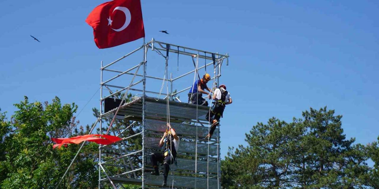 İstanbul Depreminde Büyük Rol Oynayacak Ekipler, Yarışma Yaparak Eğitim Alıyor